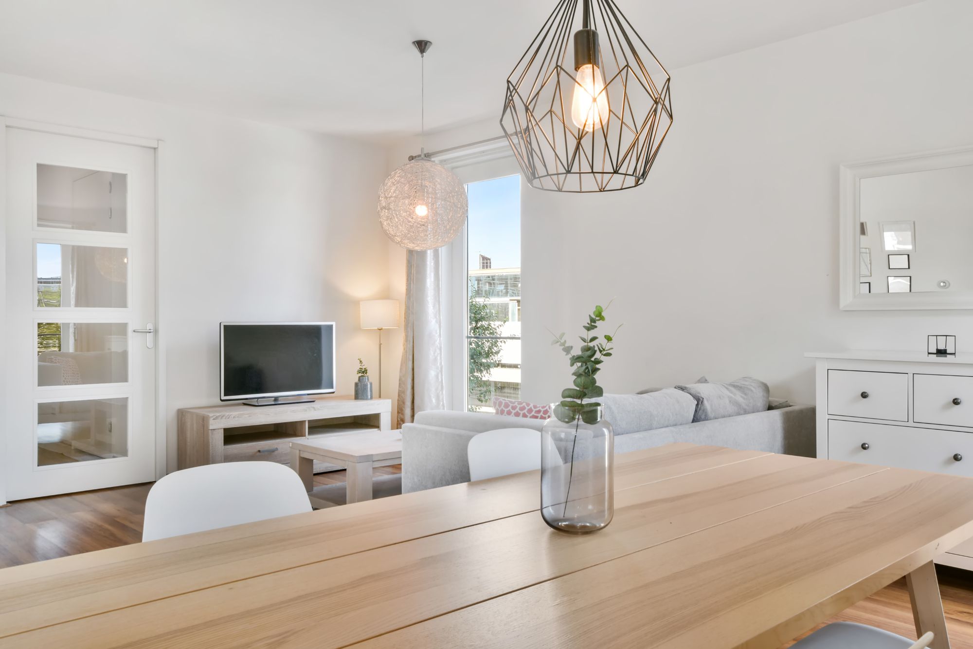 Servicios para el demandante. BUFETE E INMOBILIARIA BERENGUEL en Cañada (La)